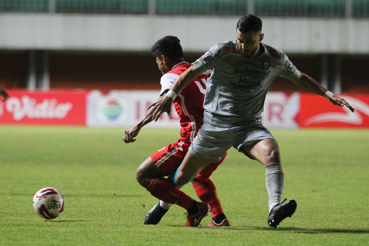 Dikalahkan Persija, Robert Alberts Sebut Persib Lambat