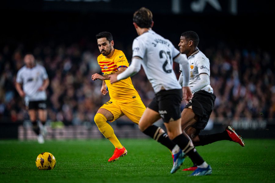 Barcelona Gagal Kalahkan Valencia, Xavi Kesal dan Sedih