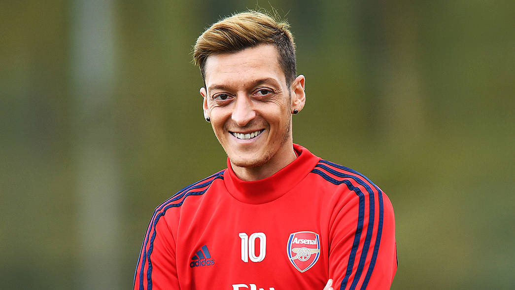 Fenerbahce Berminat Tampung Mesut Ozil