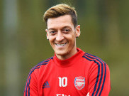 Fenerbahce Berminat Tampung Mesut Ozil