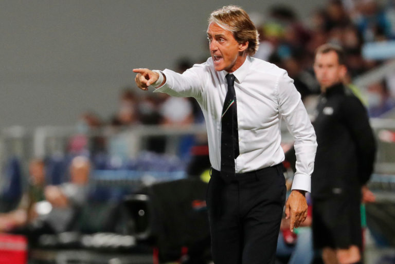 Roberto Mancini Belum Tergoda Latih Klub Lagi