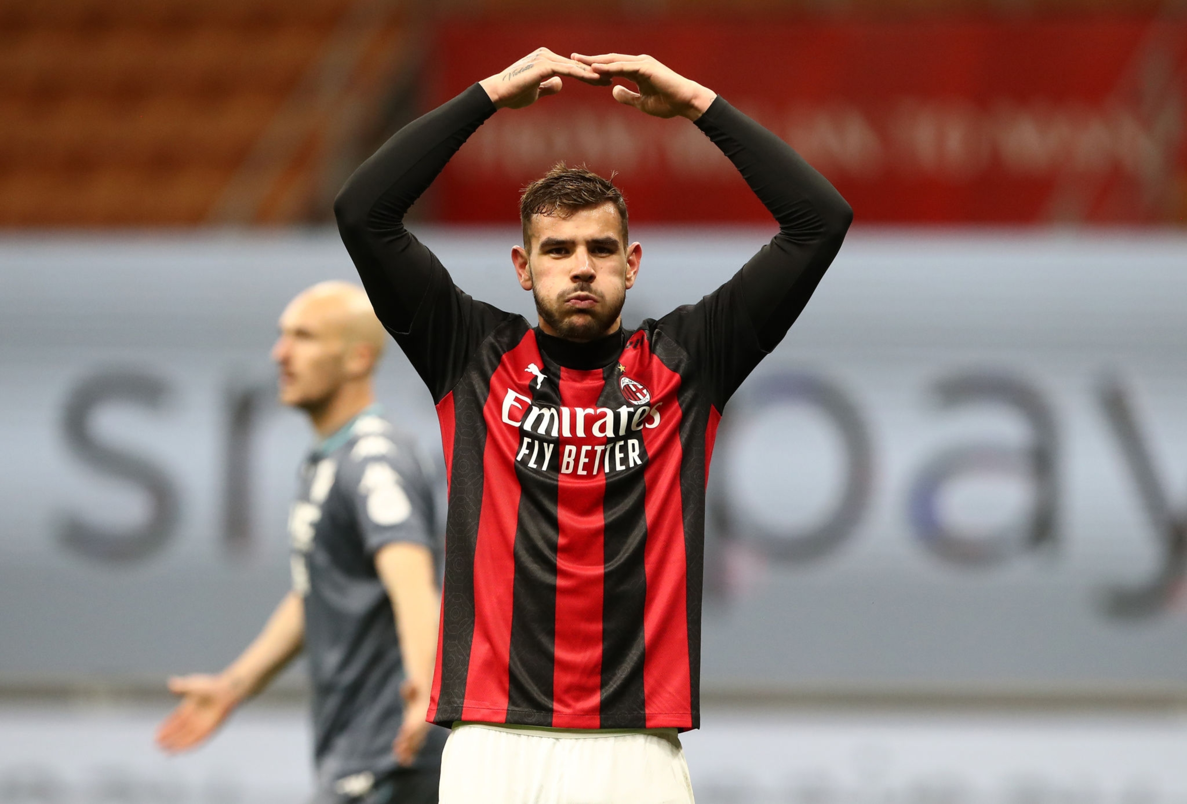 AC Milan Tak Tergoda Jual Theo Hernandez