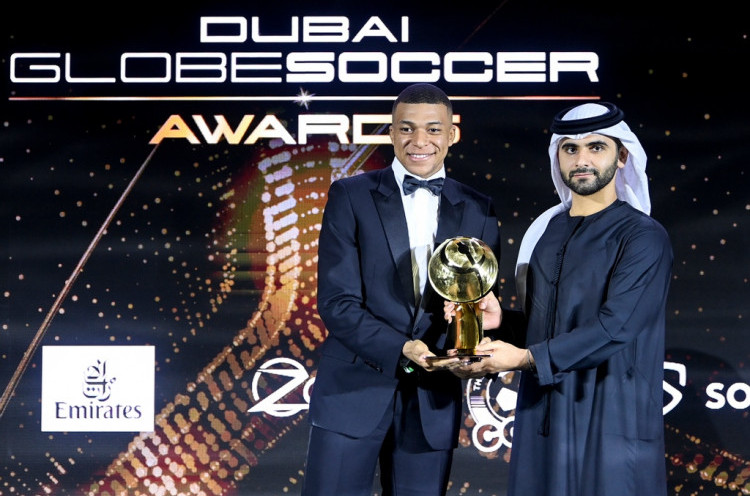 Kalahkan Lewandowski, Mbappe Jadi Pemain Terbaik Globe Soccer Awards 2021
