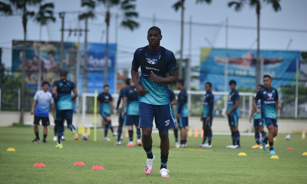 Persib Kebut Persiapan di Bali