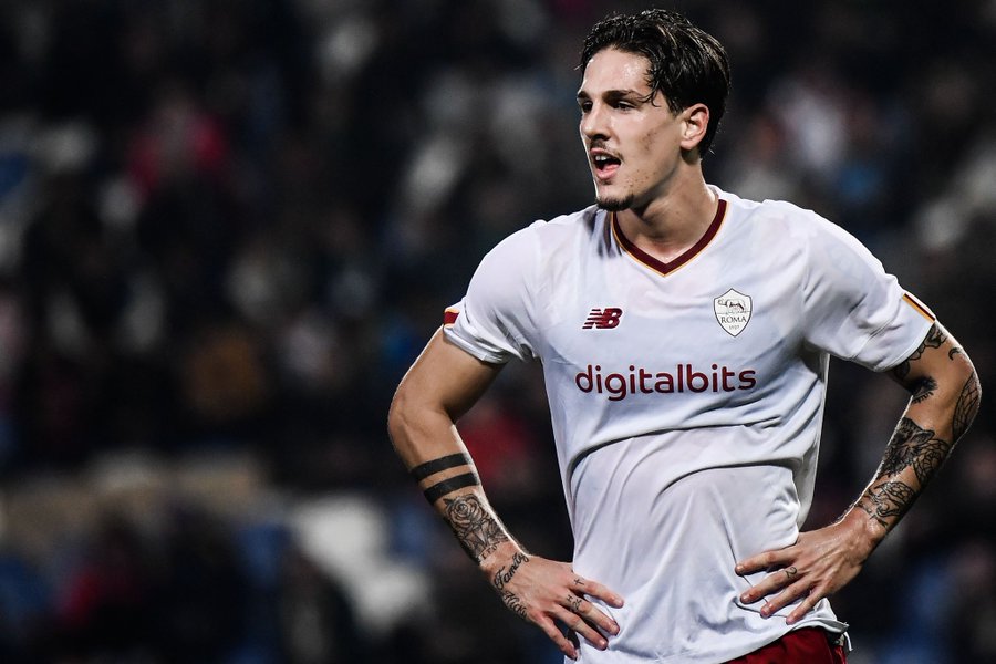 Milan Kibarkan Bendera Putih dalam Perburuan Nicolo Zaniolo