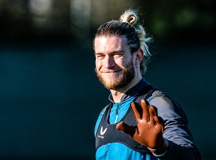Ketika Keadaan Memaksa Newcastle Mainkan Loris Karius Kontra Manchester United di Final