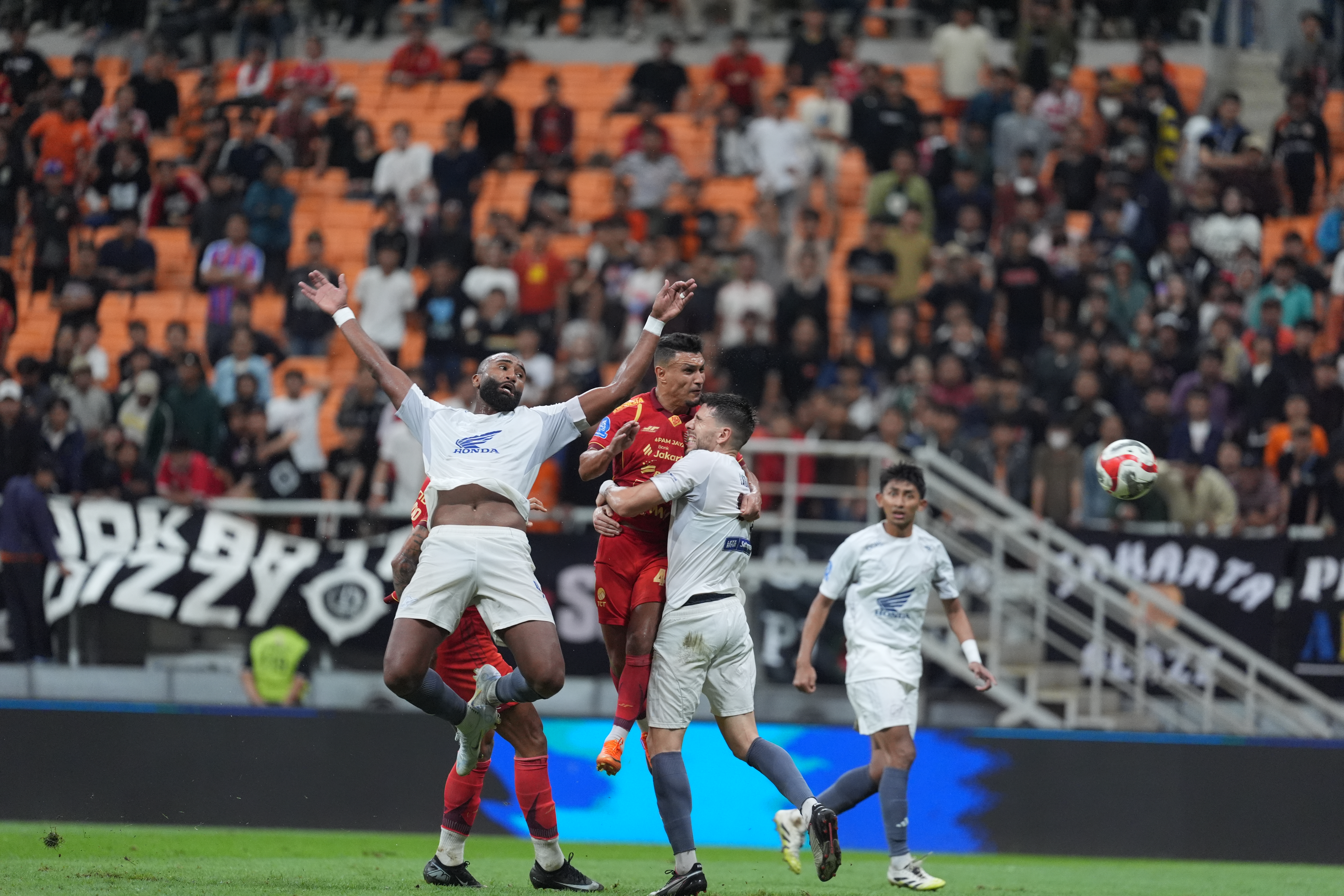 Tak Ada VAR di Laga Persija vs PSM, Mauricio Souza dan Tomas Trucha Satu Suara