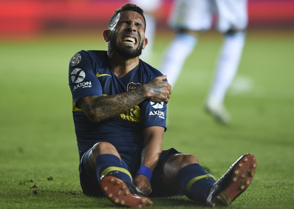 Carlos Tevez Lebih Suka Tonton Golf Ketimbang Sepak Bola