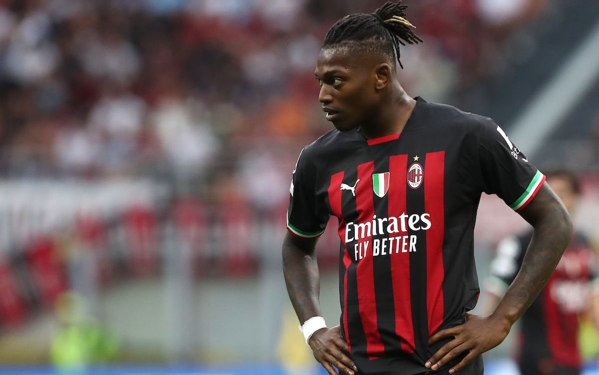 Rafael Leao Belum Selevel Erling Haaland