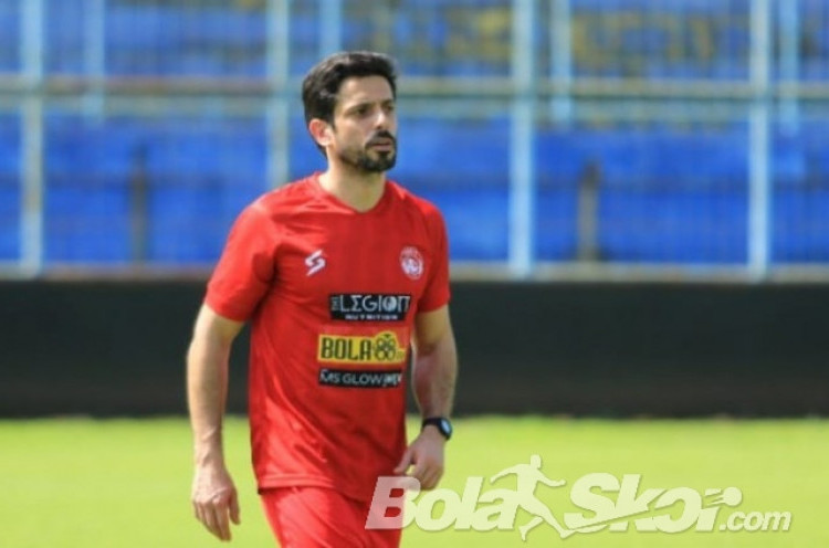 Eduardo Almeida Bawa Kolega untuk Benahi Fisik Arema FC