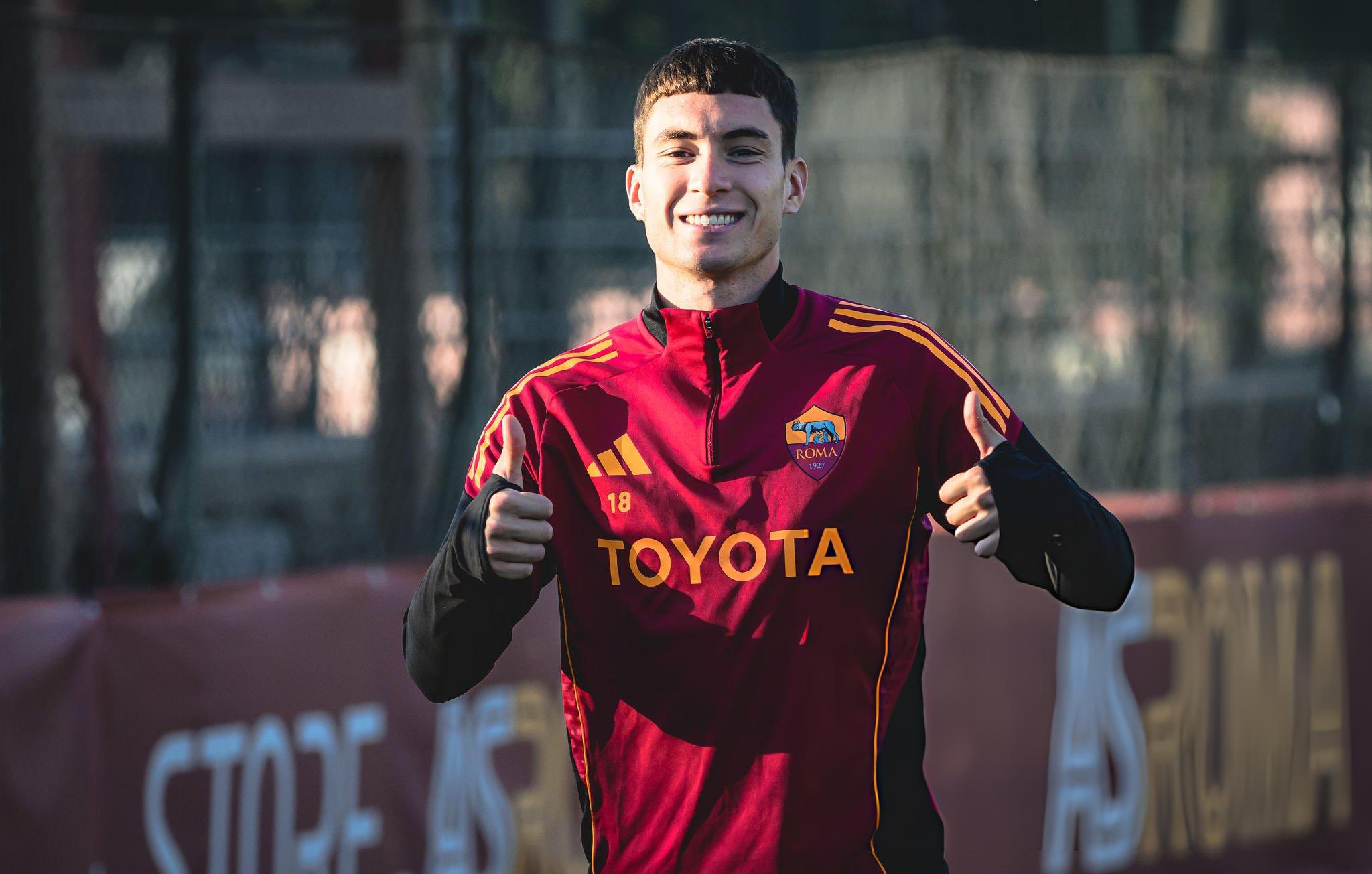 Bintang AS Roma Masih Setia Menunggu Panggilan Memperkuat Timnas Argentina