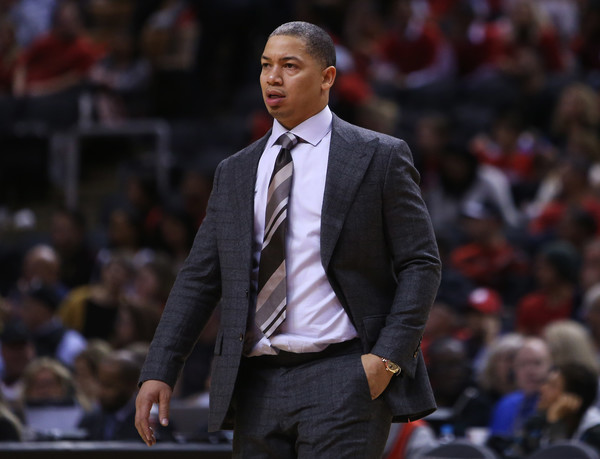 Los Angeles Lakers Mulai Berburu Nakhoda Baru