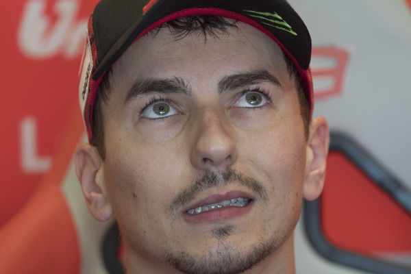 Jorge Lorenzo Imbau Masyarakat Perangi Virus Corona