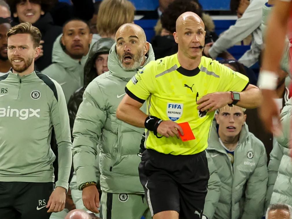 Saking Senangnya Chelsea Menang atas Liverpool, Enzo Maresca sampai Terkena Kartu Merah