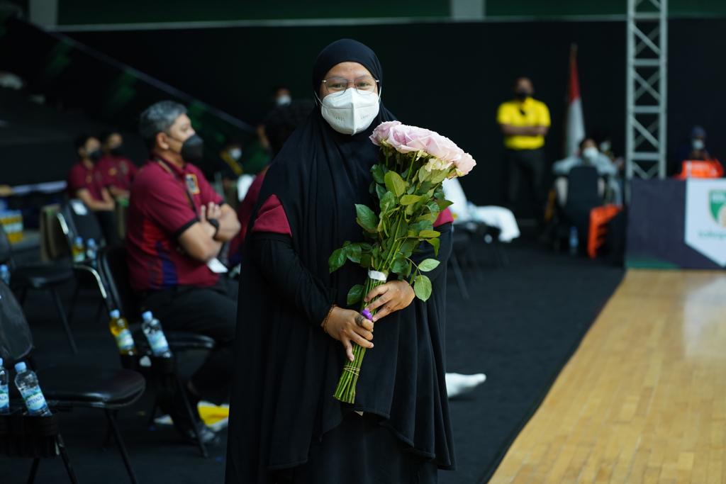 Buket Mawar Bandits untuk Perempuan Terhebat di IBL
