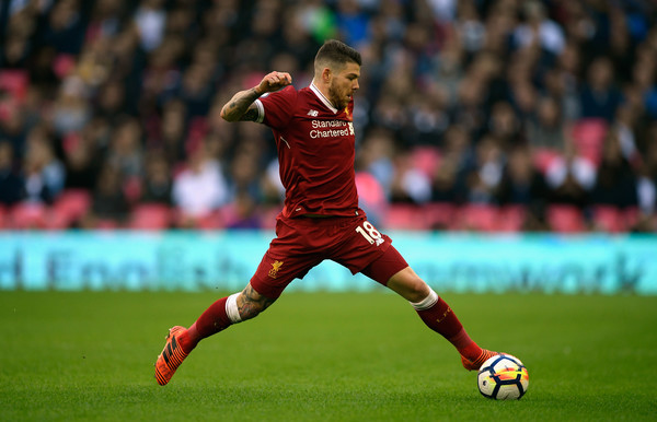 Carra Kecam Penampilan Alberto Moreno