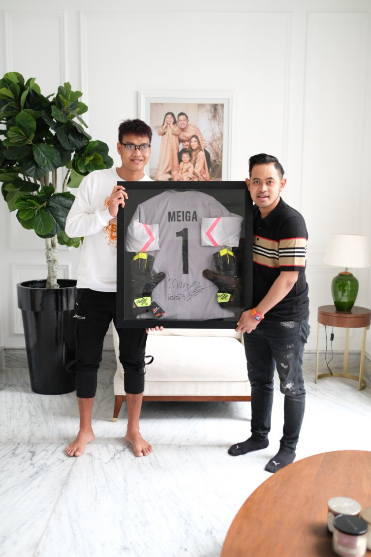 Viking Jakarta Bantu Mantan Kiper Arema FC dan Timnas Indonesia