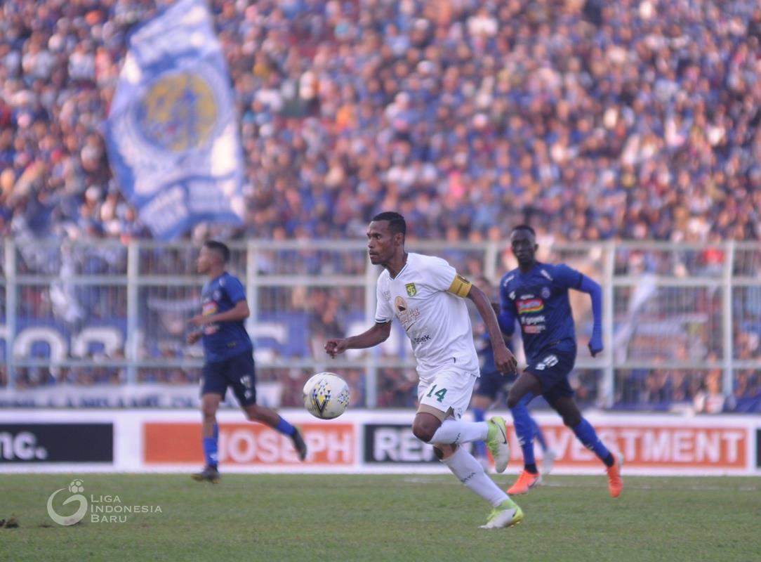 Ruben Sanadi Bicara soal Kekalahan Telak Persebaya dari Arema FC dan Teror Aremania