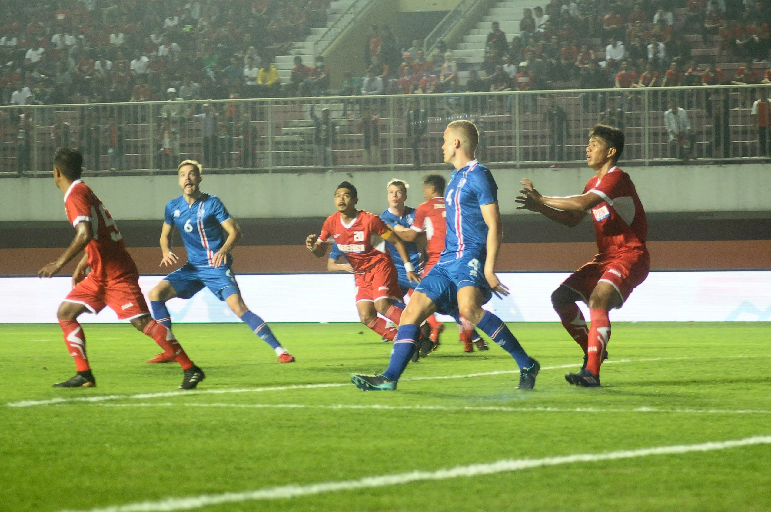 Robert Rene Sentil Aturan Pergantian Pemain Laga  Lawan Islandia