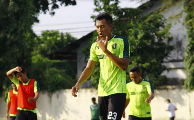 Bek Persebaya Sanjung Pelatih Persipura