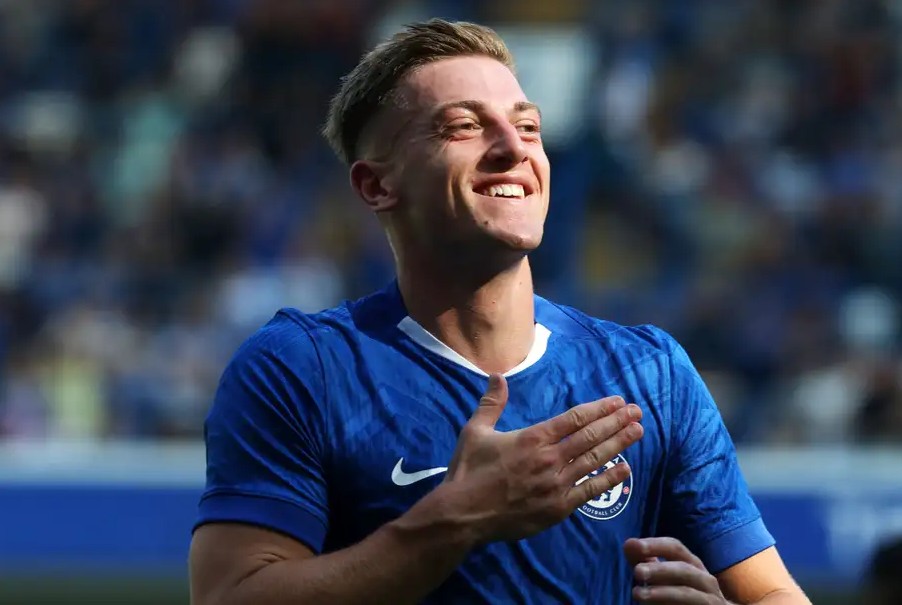 Tinggal Teken Kontrak dengan Manchester United, Liam Delap Pilih Gabung Chelsea, Alasannya?