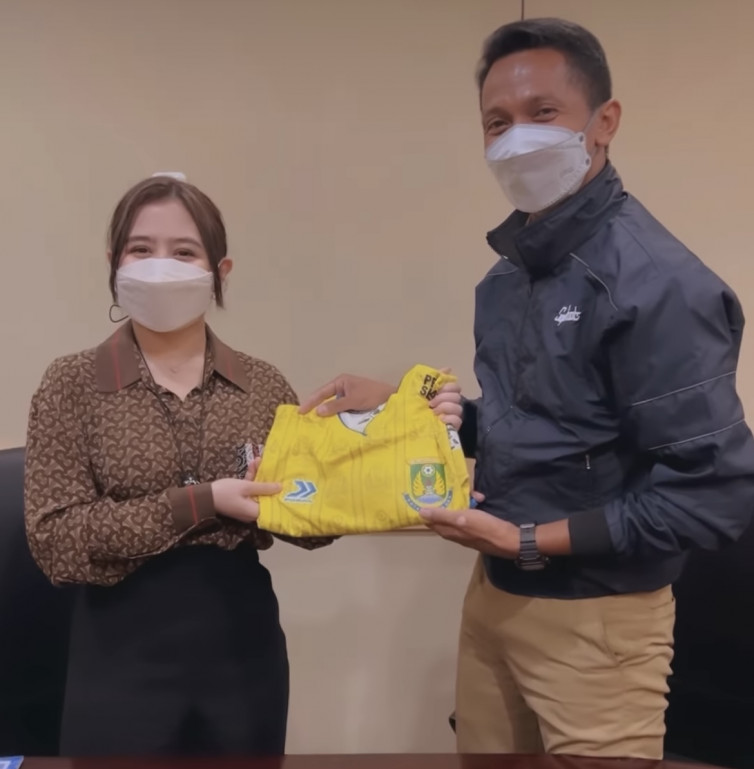 Persikota Merasa 'Dikerjai', Prilly Latuconsina: Sepak Bola Indonesia Masih Mengecewakan