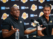Mundur sebagai Presiden Lakers, Magic Johnson Menangis  