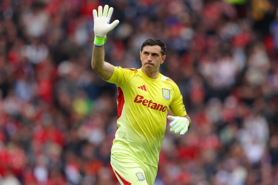 Negosiasi Sudah Berlangsung, Manchester United Mulai Misi Datangkan Emiliano Martinez
