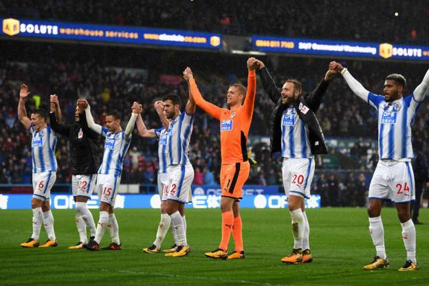 Bekap Setan Merah, Huddersfield Akhiri Puasa 65 Tahun 