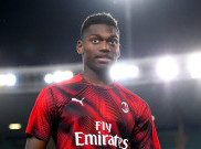 Tak Ingin Numpang Lewat di Premier League, Leeds United Berburu Penyerang AC Milan