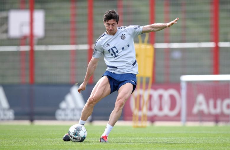 Robert Lewandowski, Cerita Batal ke Blackburn Rovers, dan Pernah Dilepas Klub karena Kekurusan