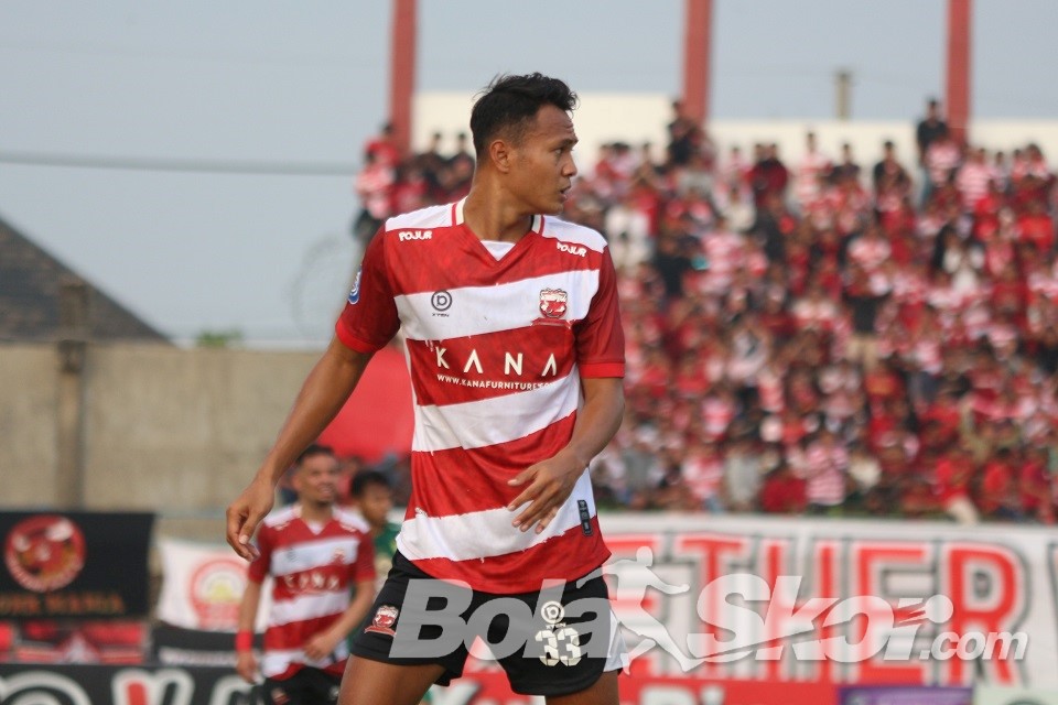 Koko Araya kepada Persebaya, Kacang Tak Lupa Kulit