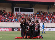 Persipura Jayapura 3-1 PSMS Medan, Mutiara Hitam Naik, Ayam Kinantan Terpaku di Dasar