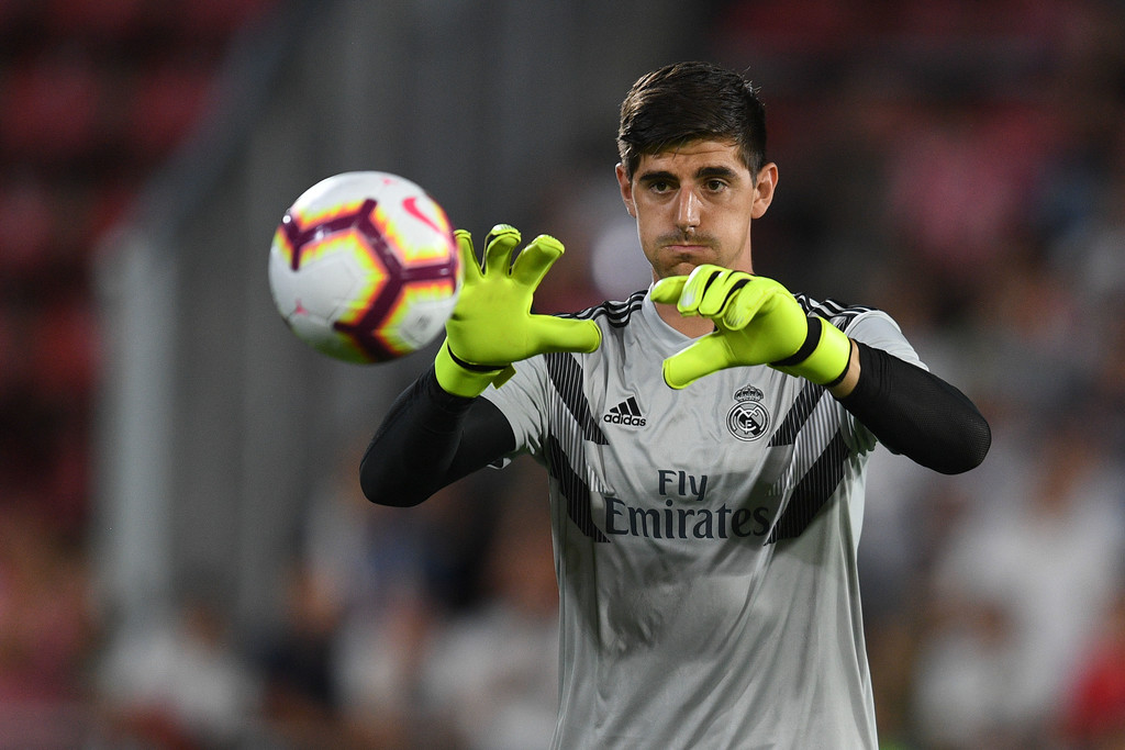 From Hero to Zero, Hubungan Courtois dengan Fans Chelsea
