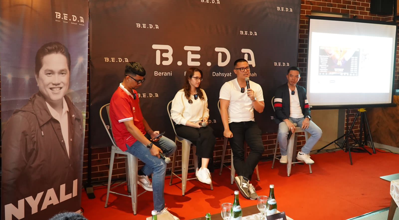 Jagain Erick Thohir Menggema, Suporter Ikut Turun