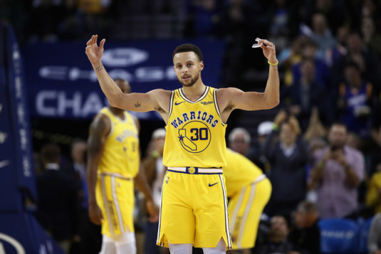 Lama Cedera, Stephen Curry Sudah Kembali ke Tim