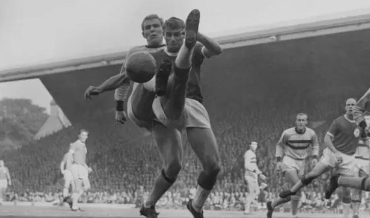 Ketika Bobby Moore dan West Ham Permalukan Liverpool di Anfield