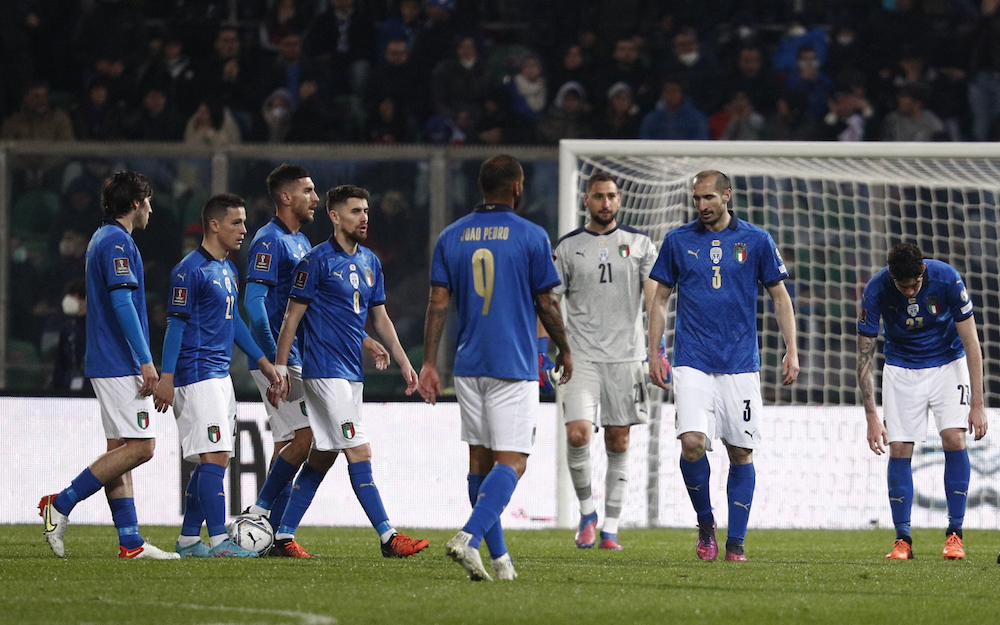 Gagal Lolos ke Piala Dunia 2022, Cannavaro Sentil Sepak Bola Italia