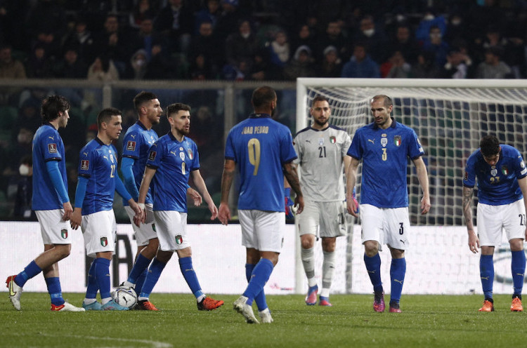 Gagal Lolos ke Piala Dunia 2022, Cannavaro Sentil Sepak Bola Italia