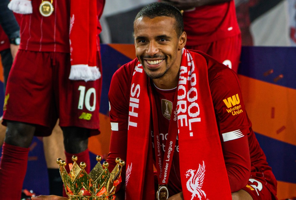 Eks Bek Liverpool Joel Matip Pensiun di Usia 33 Tahun