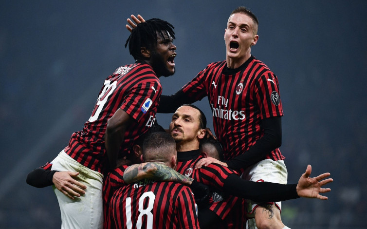 Perpanjang Kontrak di AC Milan, Zlatan Ibrahimovic Terima Gaji Rp121 Miliar