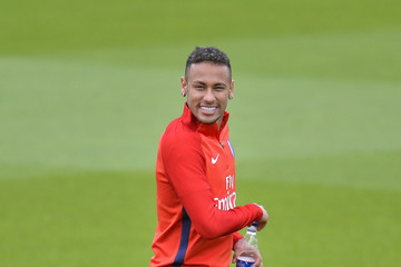 3 Perlakuan Istimewa Neymar yang Bikin Rekan Setimnya Gerah 