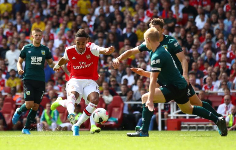 Prediksi Burnley Vs Arsenal: Pertempuran Sengit di Turf Moor