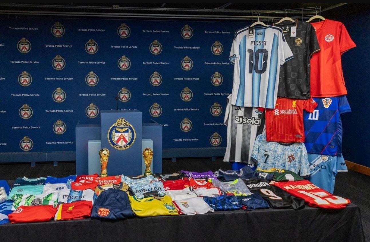 Kabar Piala Dunia 2026: Polisi Toronto Sita Belasan Ribu Merchandise Sepak Bola KW