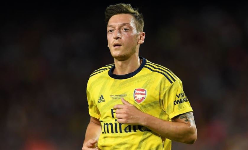 Masa Depan Tak Menentu, Agen Bahas Karier Mesut Ozil di Arsenal