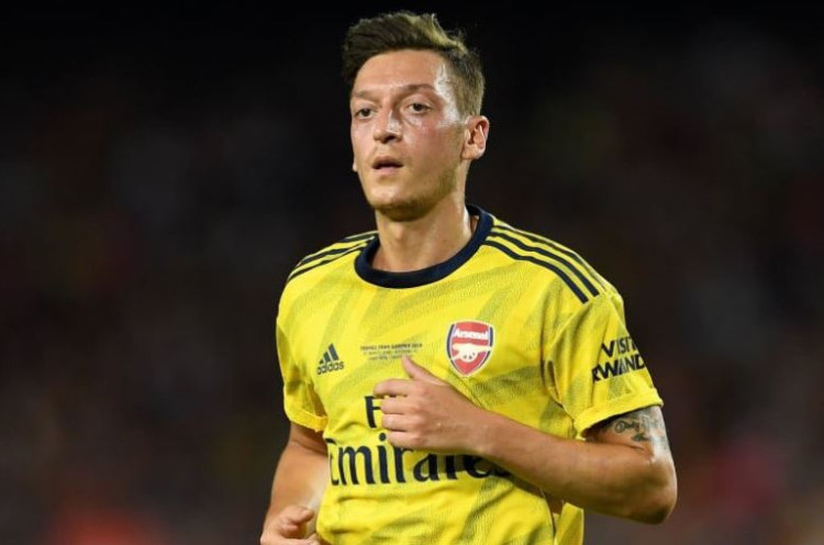 Masa Depan Tak Menentu, Agen Bahas Karier Mesut Ozil di Arsenal