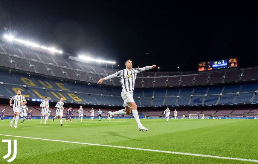 Cristiano Ronaldo 'Menari-nari di Rumah' Lionel Messi