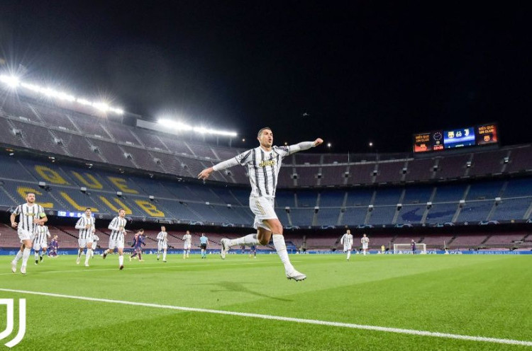Cristiano Ronaldo 'Menari-nari di Rumah' Lionel Messi