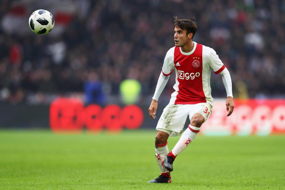 Leicester Bidik Nicolas Tagliafico untuk Gantikan Ben Chilwell