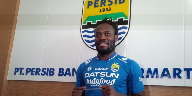 Michael Essien Resmi Berseragam Persib Bandung